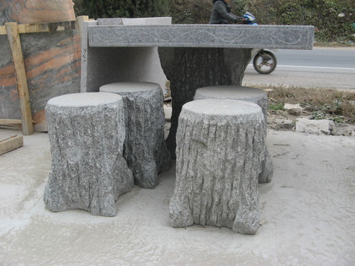 树根型石凳